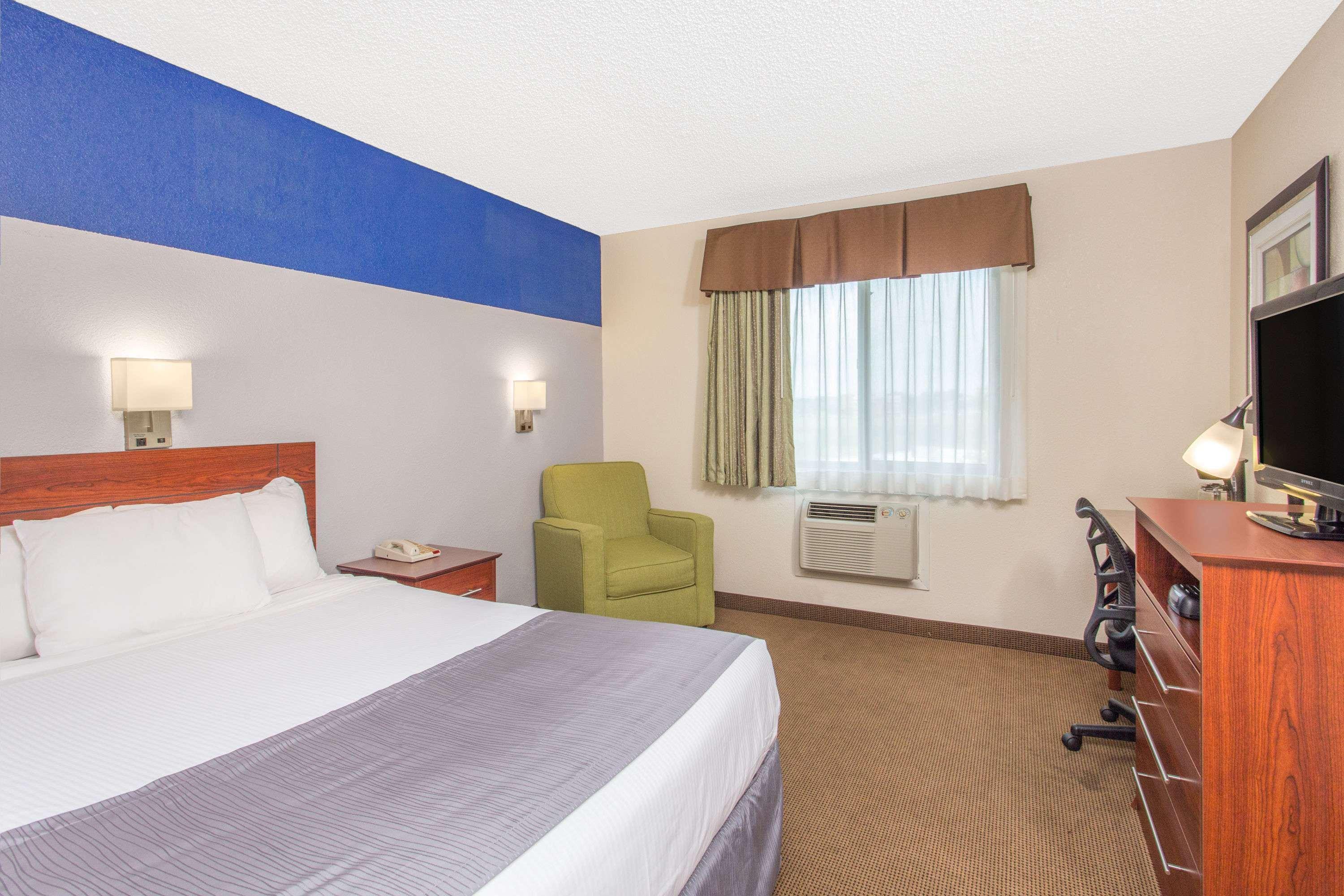 Baymont By Wyndham Dubuque Hotel Ngoại thất bức ảnh